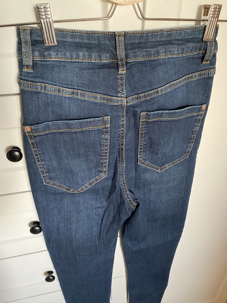 NOWE spodnie jeansy Reserved wysoki stan slim rozm 34 XS