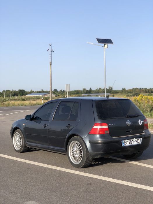 Продам власний автомобіль golf 4 хечбек