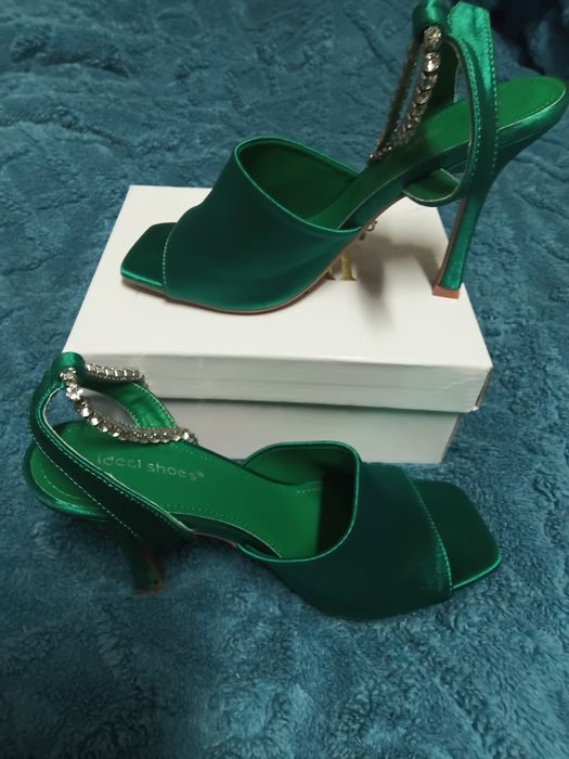 Nowe szpilki buty na obcasie satyna eleganckie butelkowa zieleń srebro