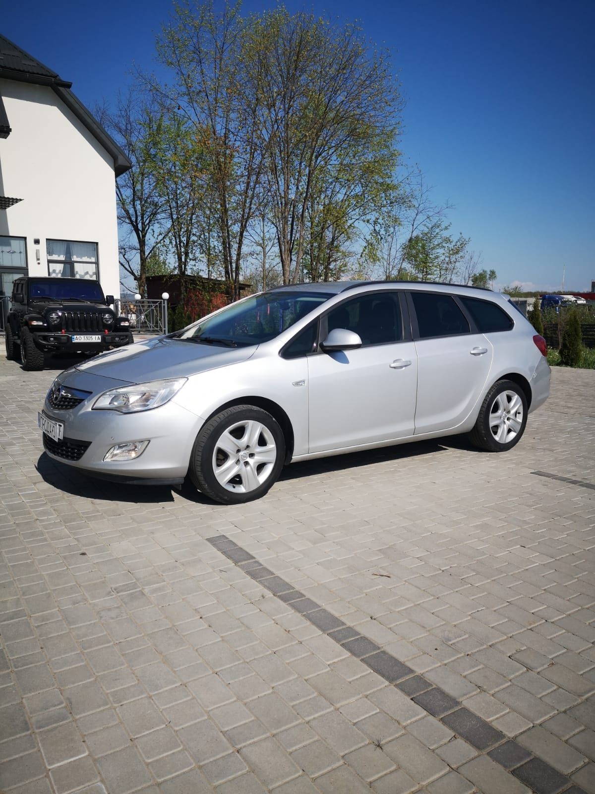 Opel Astra J Spot