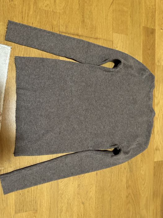 Приталена кофтина