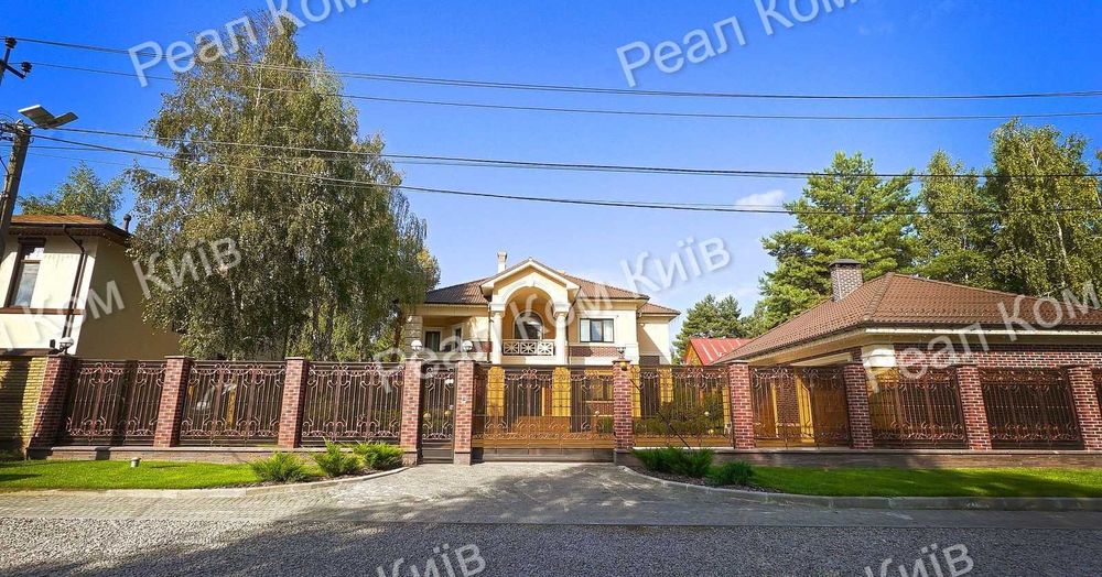 Чудовий будинок в с. Гореничі. Приватна територія!