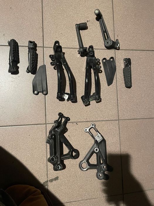 ktm duke 125 390 17-23 sety podnóżki części zbiornik