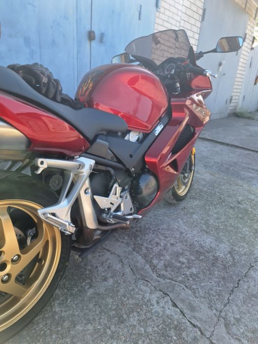 Продам Honda VFR 800 2012 року офіційний з України.Пробіг рідний