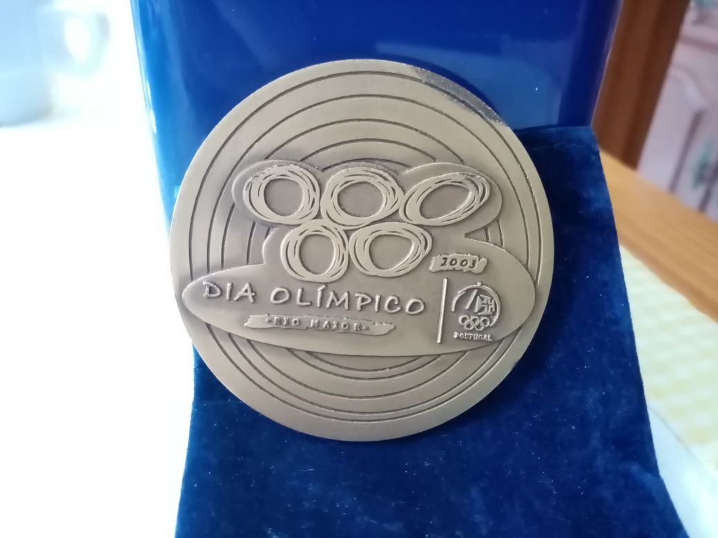 Medalha comemorativa dia olimpico em bronze