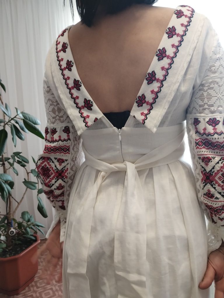 Платье  вышиванка ручной работы ткань лен новое