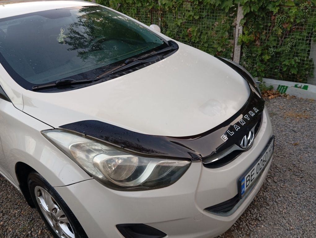 Hyundai Elantra 2012