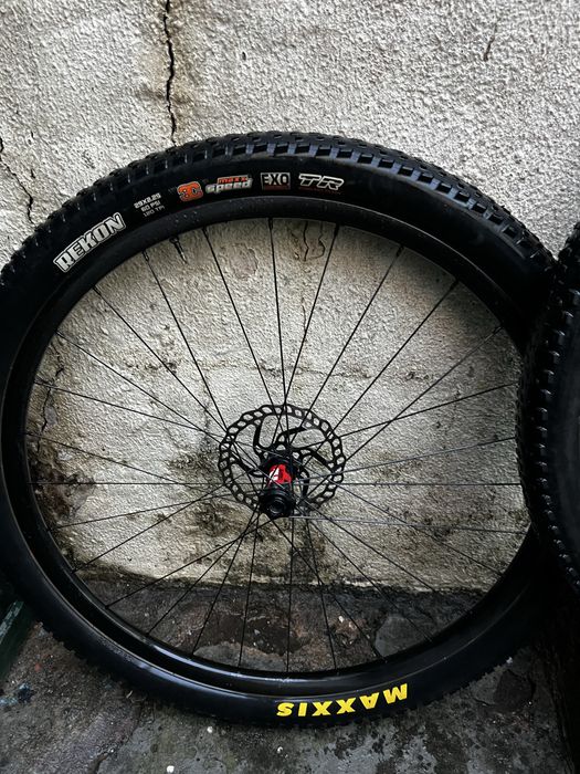 Rodas BTT de carbono 240