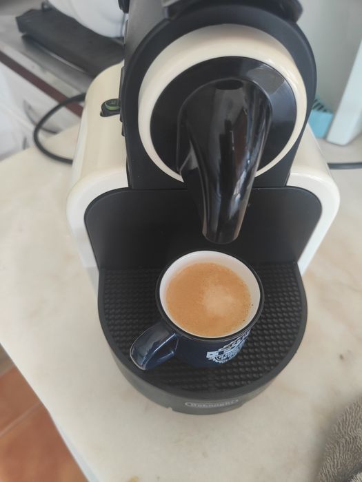 Máquina de café Delonghi Nespresso