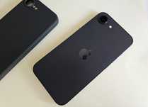 Apple Iphone 16e, Black, 128GB + dodatki
