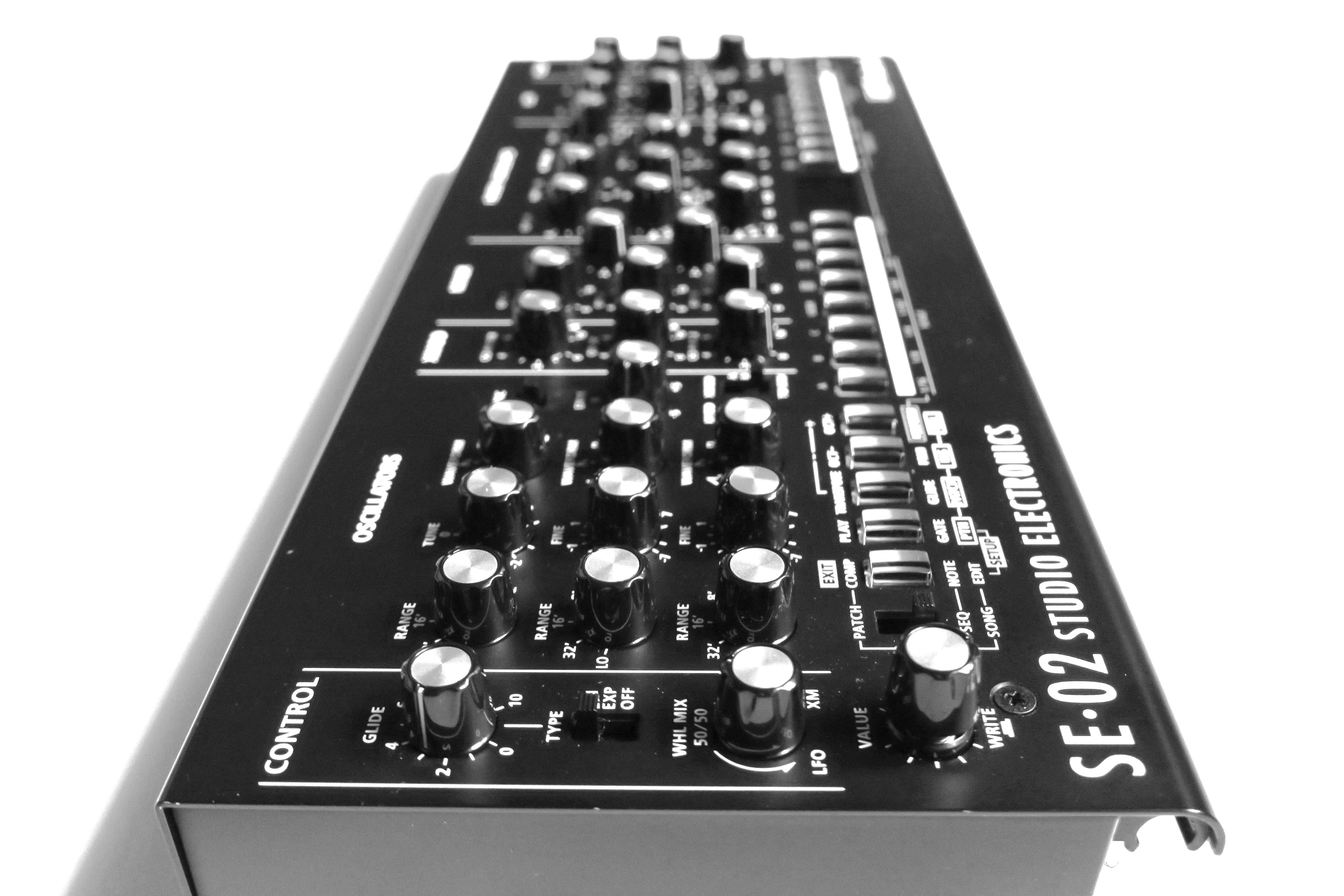 Roland Boutique SE-02 syntezator analogowy 3-oscylatory stan jak nowy