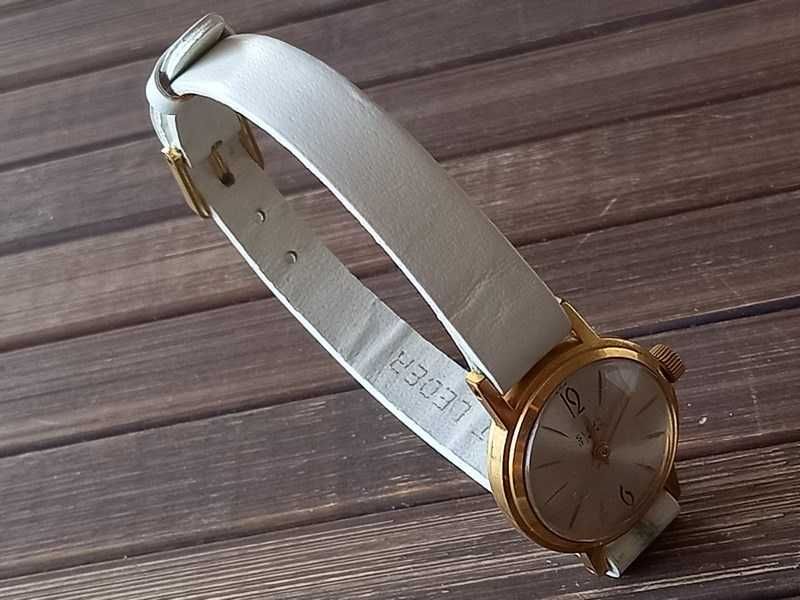 Damski zegarek marki Slava ,vintage