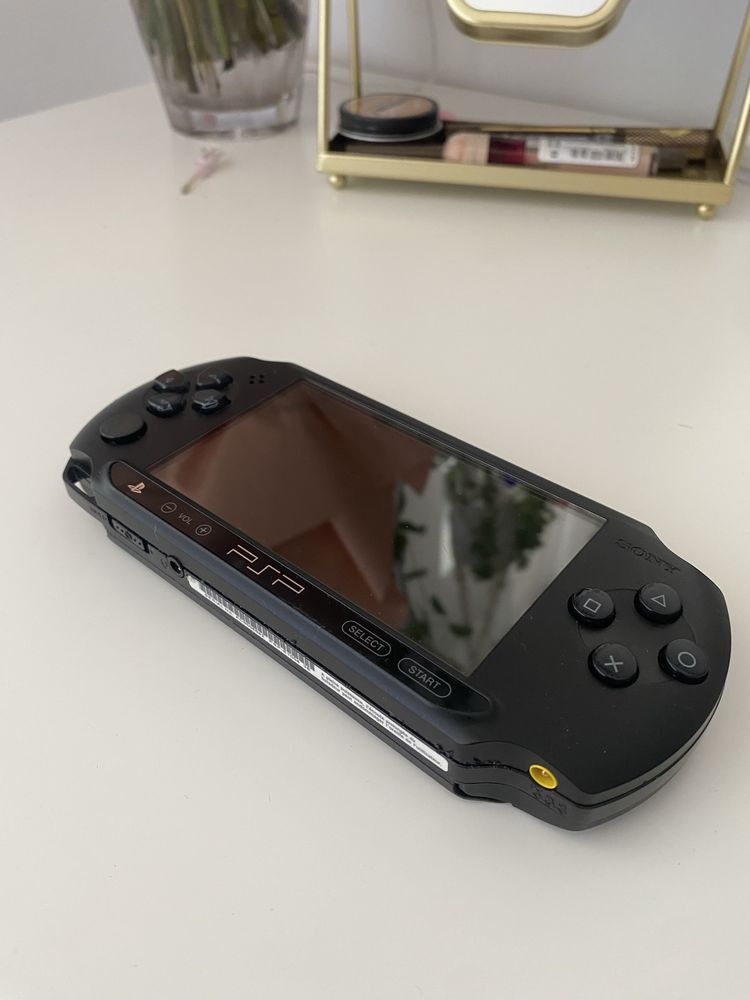 Sony PSP e 1004 street