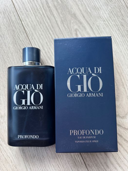 Pusta butelka z pudełkiem Acqua di Gio Profondo