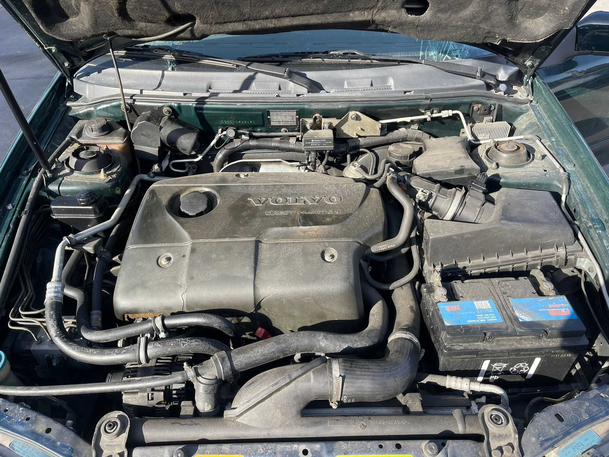 Veículo para peças - VOLVO V40 Combi (645) | 95 - 04