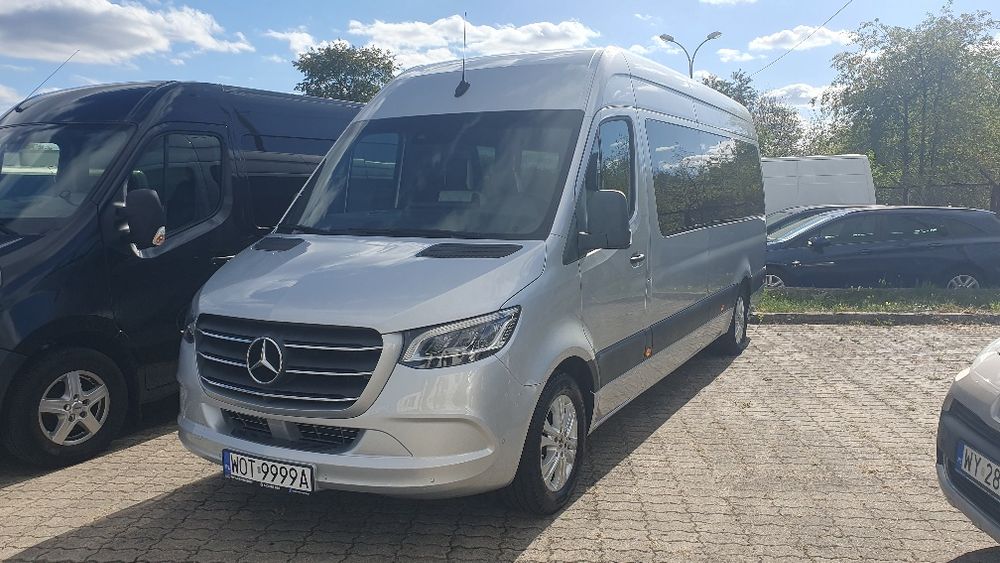 Mercedes Sprinter VIP przewóz osób transfery LOTNISKO Eventy Koncerty