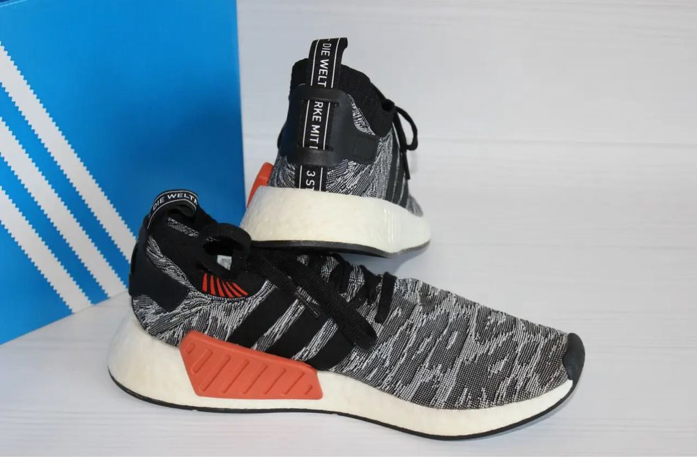 Кросівки adidas nmd r2 primeknit by9409. оригінал. розмір 45