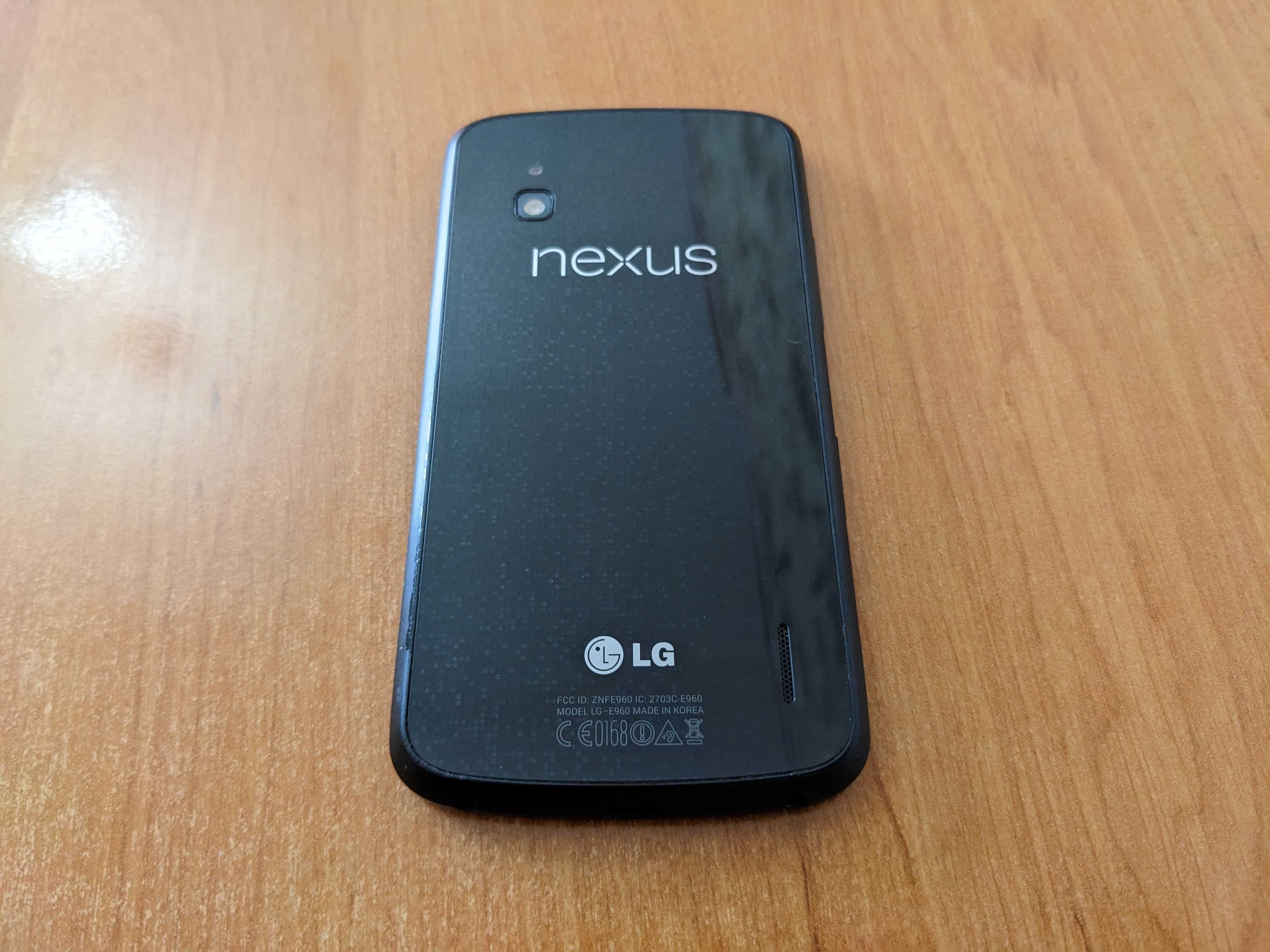 Смартфон LG Google Nexus 4 E960