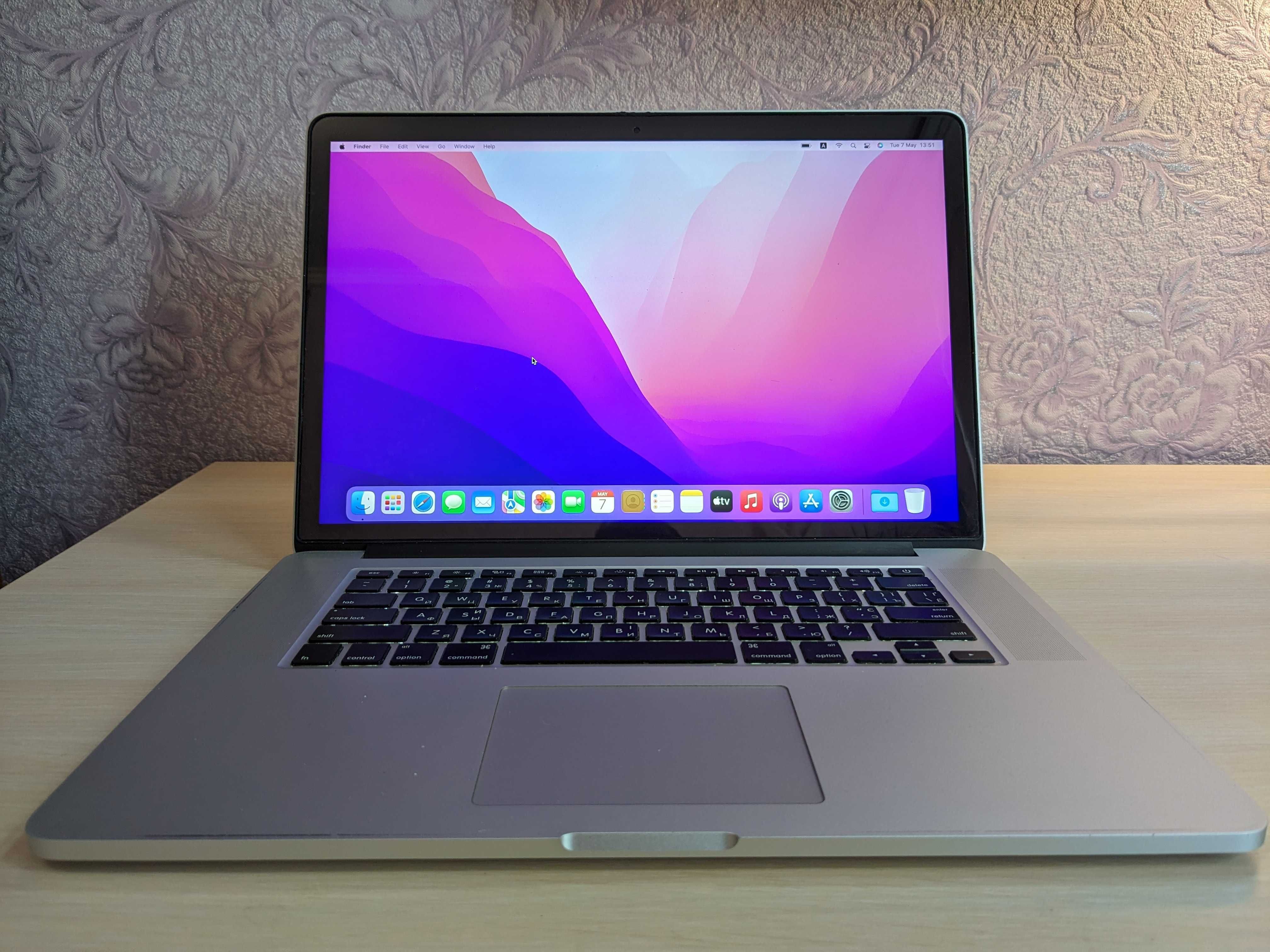 Apple MacBook Pro 15 (MJLQ2LL) 2015 i7 2.2GHz/16Gb/SSD256