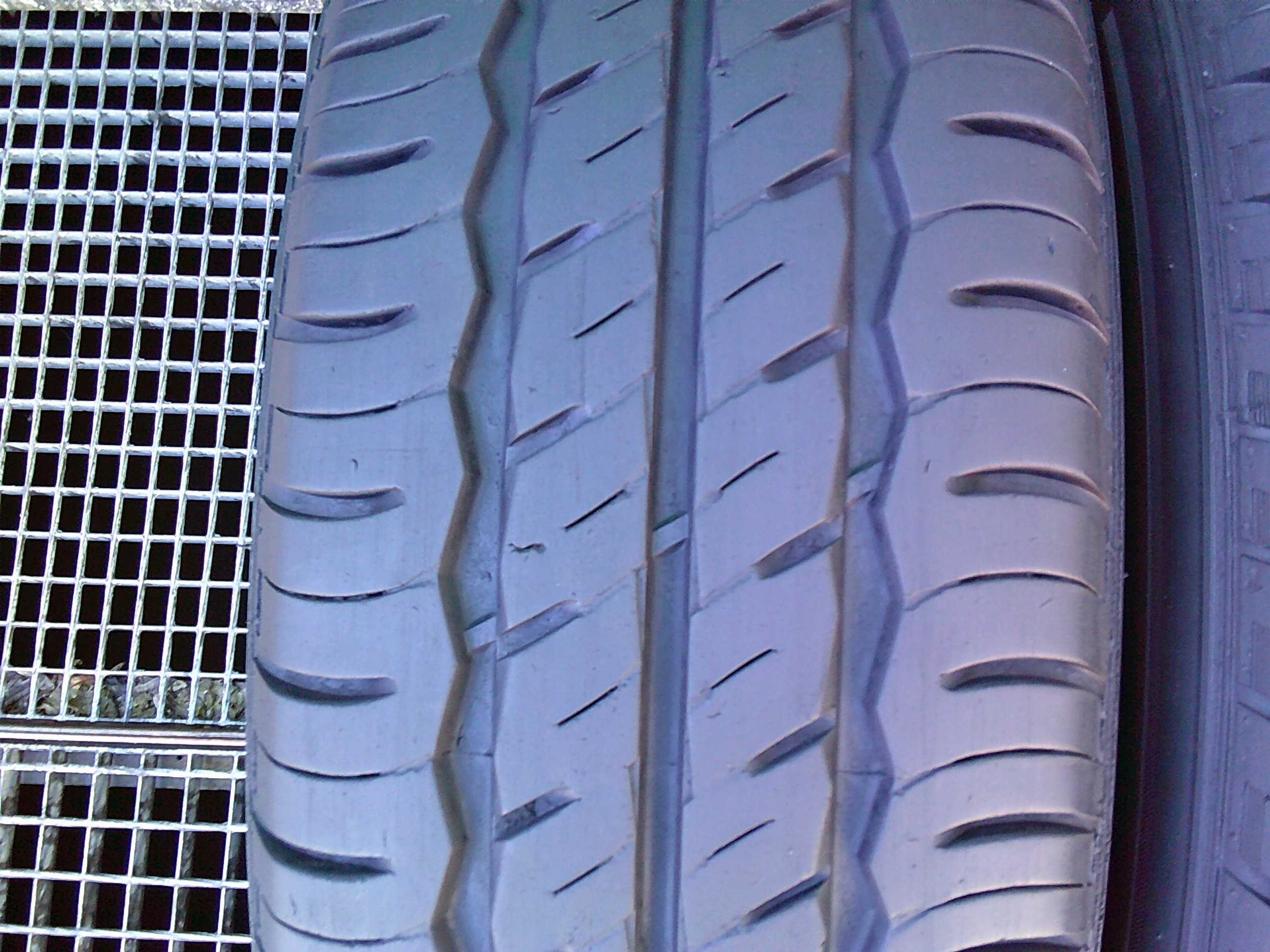 Opony 215/70/15C Laufenn 2szt