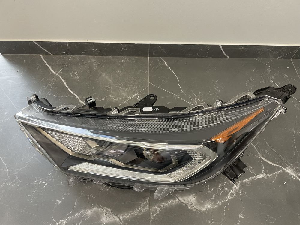 Фара ліва 2019 2020 2021 Toyota Rav-4 RAV4 RAV 4 HUBRID USA оригінал