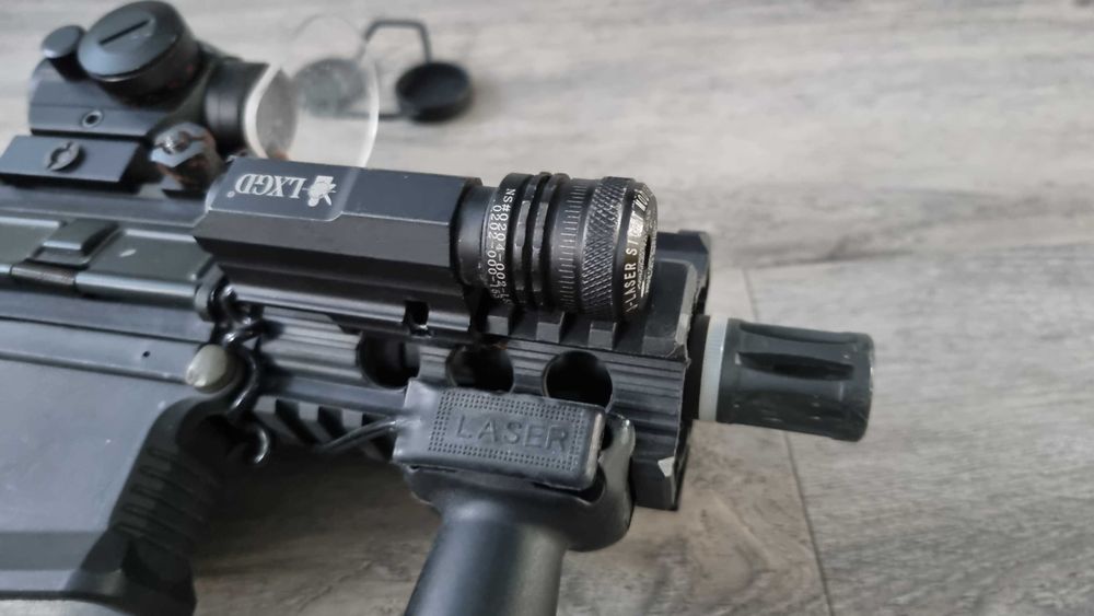 23. Kolimator Compact 3 Theta Optics + latarka + laser na amoeba am007