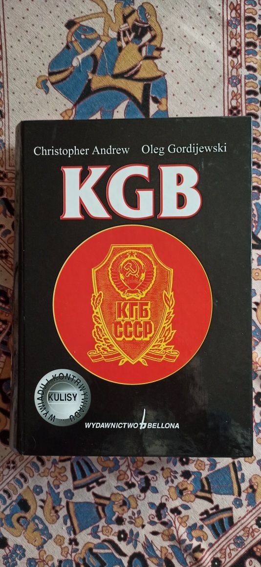 KGB - Christopher Andrew i Oleg Gordijewski.