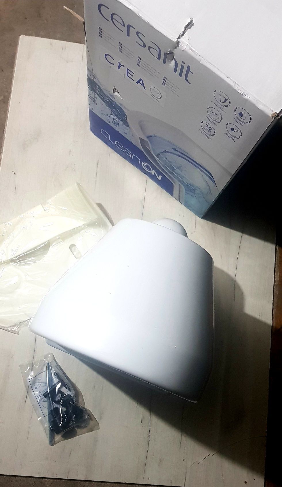 NOWA WC miska wiszaca CERSANIT  CREA NEW Oval z deską wolnoopadajaca
