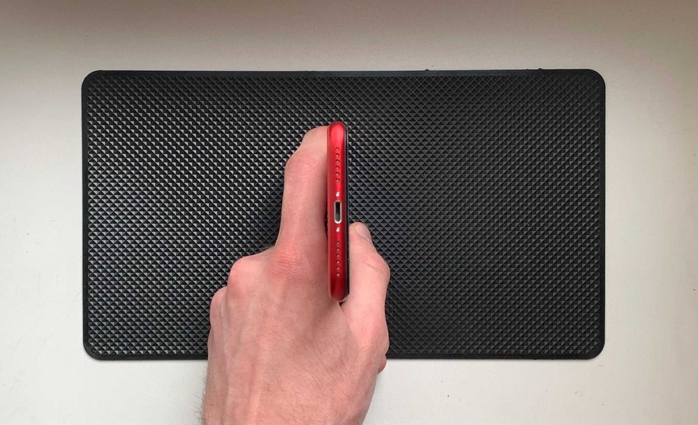 Почти новый iPhone SE 2022 - 64 гб - 86% АКБ - NEVERLOCK - RED