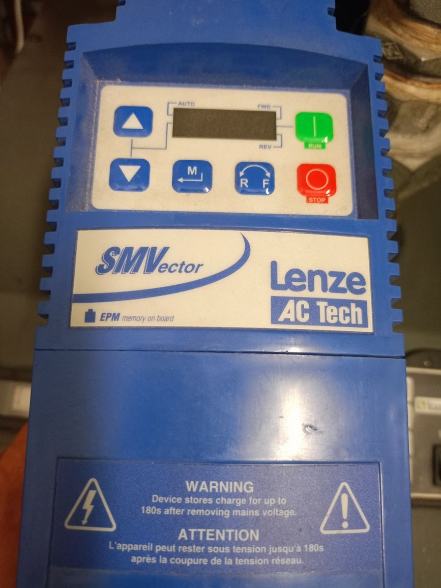Falownik Lenze AC tech