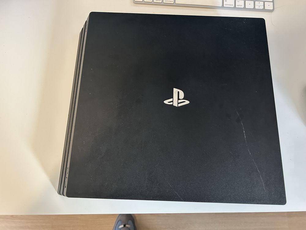 PS 4 Pro consolas