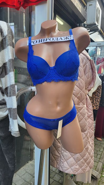 Продам чоловічі та жіночі манікени та вішалки