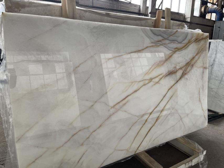 Онікс, мармур, Травертин