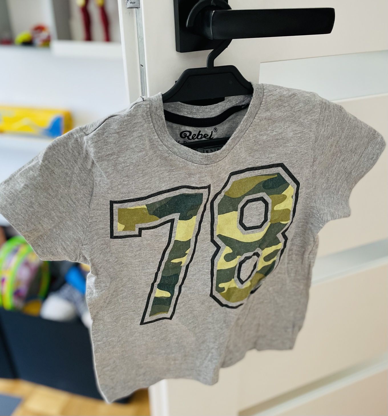 T-shirt Rebel r. 104