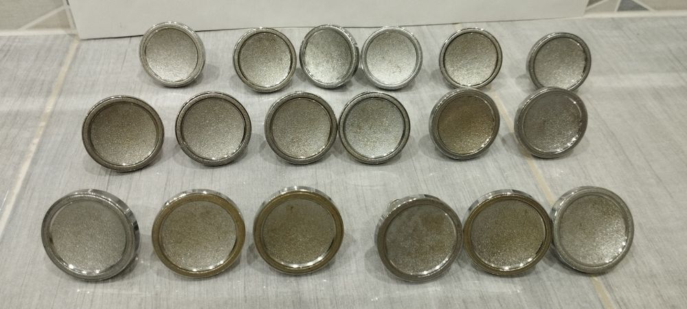 Uchwyt do mebli gałka okrągła mosiężna srebrna średnica 4,5 cm PRL