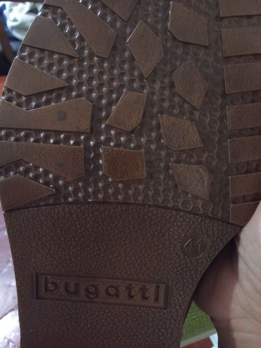 Осінні туфлі Bugatti