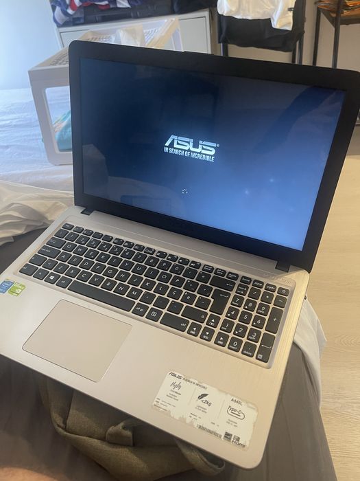 Computador portátil Asus