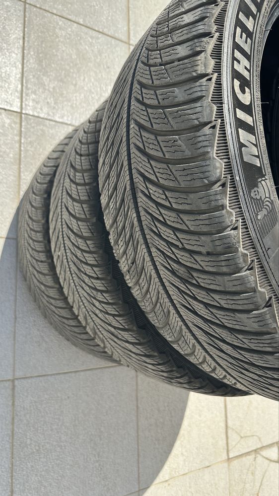 4 Pneus Michelin 235/45/18