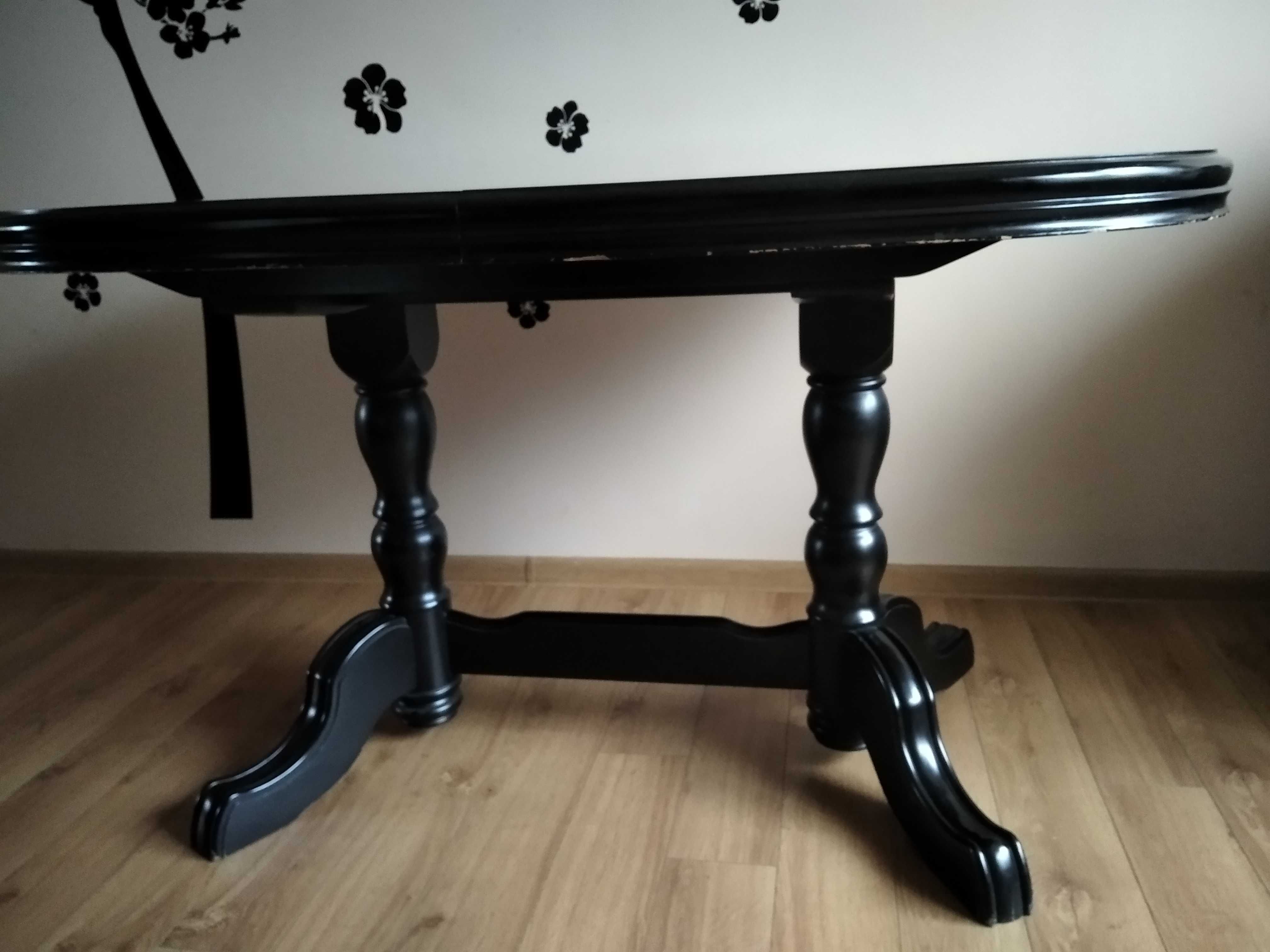 Stół do salonu pokoju