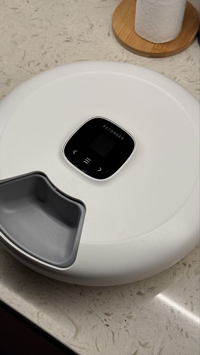 Дозатор корму для собак і котів Petoneer NutriSpin