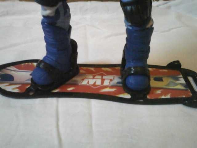 Boneco Max Steel com mota