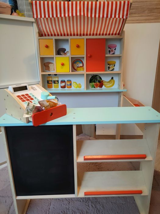 Sklepik stragan drewniany plus kasa fiskalna drewniana stan super