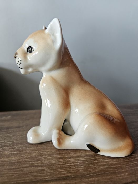 Figurka lwiątka porcelana
