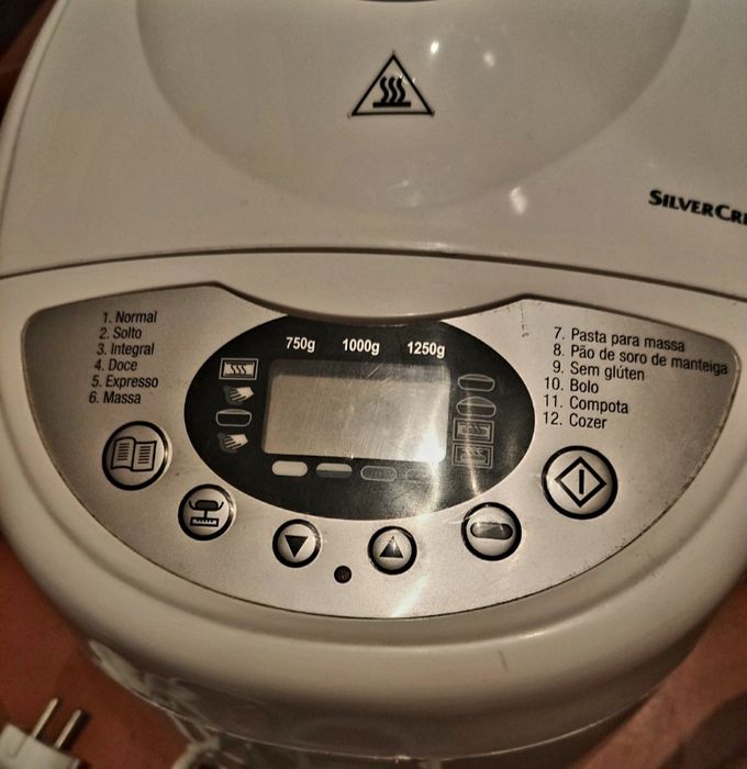 Máquina de fazer pão e bolos
