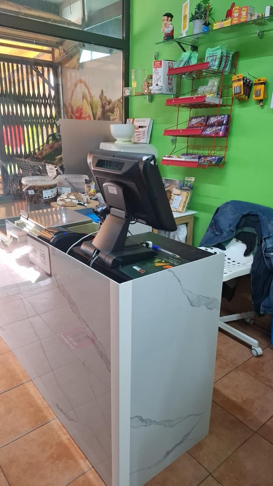 Trespasse de Mercadinho Totalmente Equipado em Funcionamento !!
