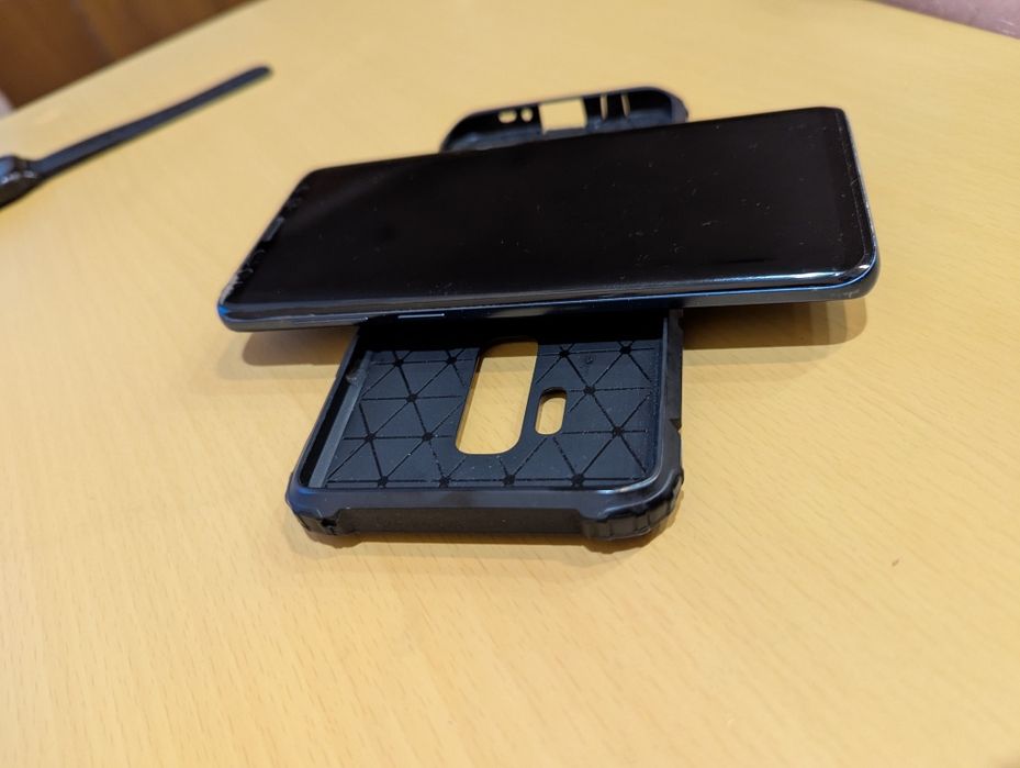 Продам Samsung s9+