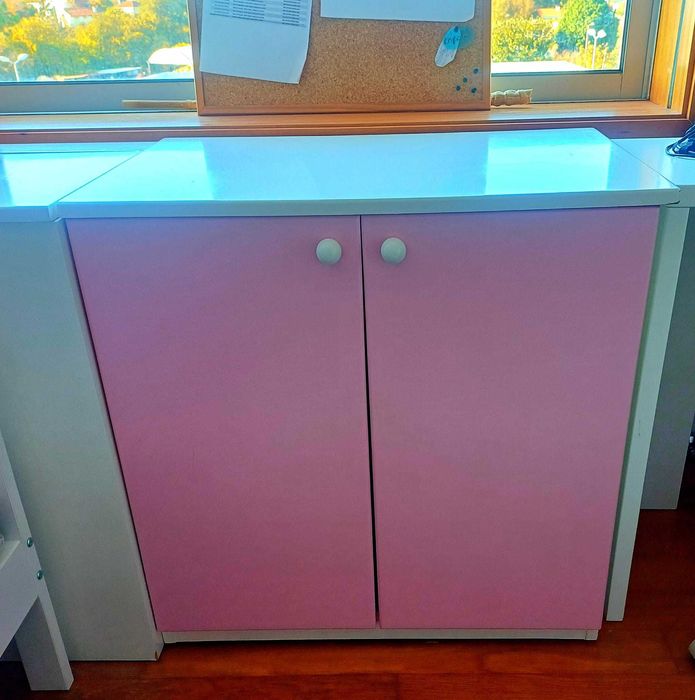 Móvel de menina para arrumação