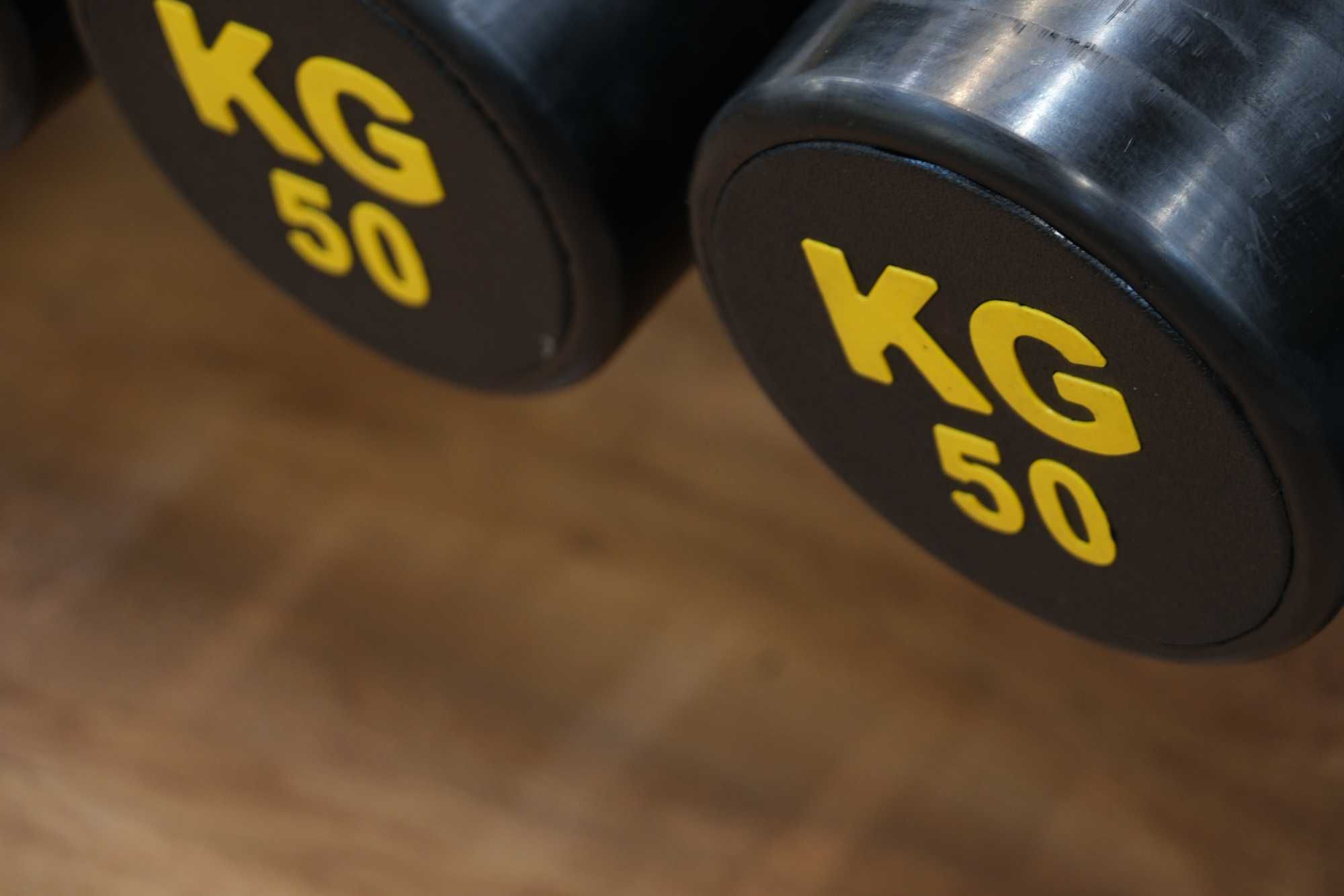 Hantle w pełnej gumie wyraźne oznaczenia cena za kilogram materiału
