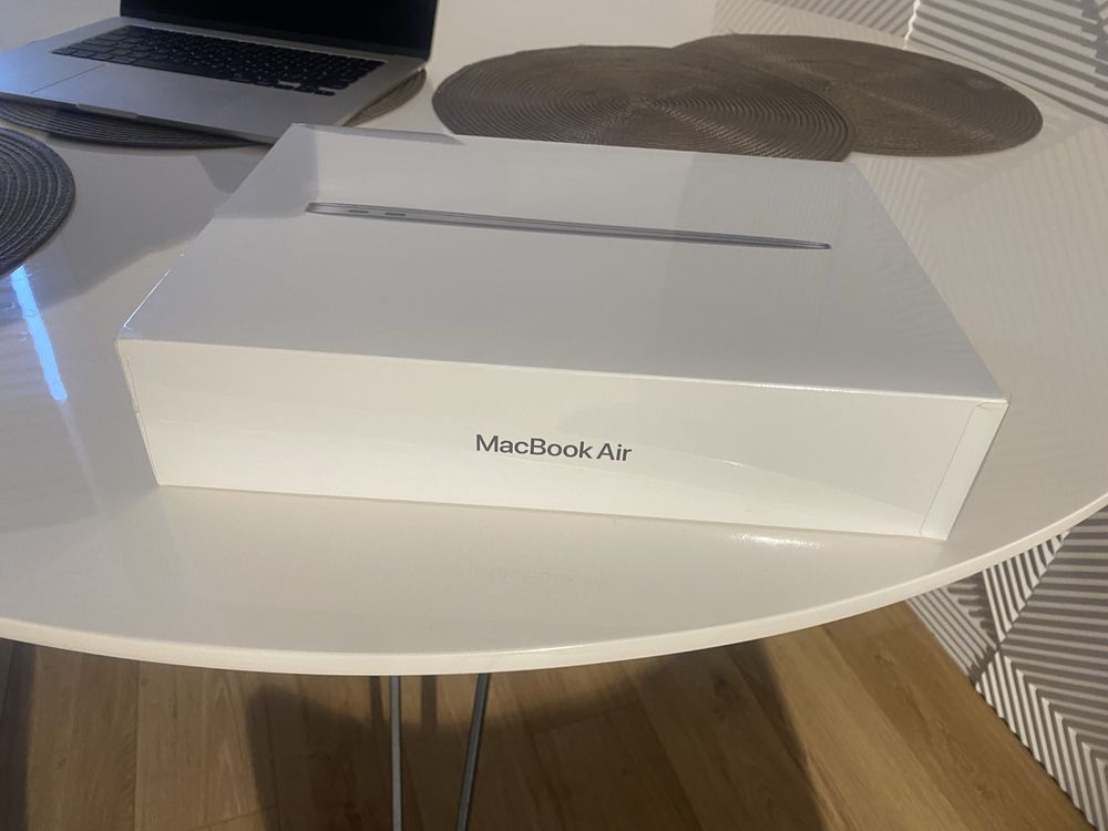 MacBook Air 2030 13 / 8GB /256 GB/ M1