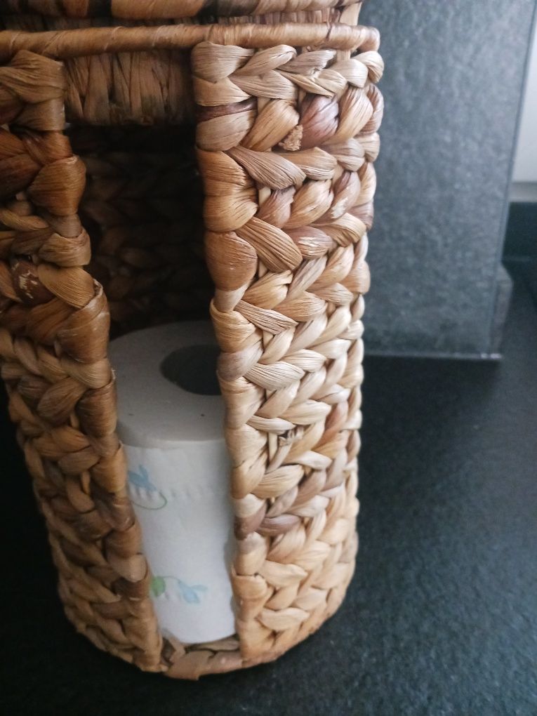 Pojemnik na zapasowy papier toaletowy